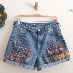 American Eagle Patchwork Mom Denim Jean Rolled Shorts Size 10